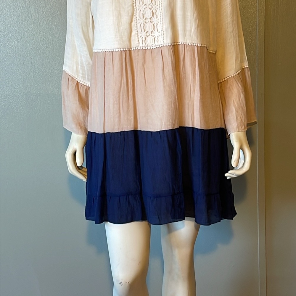 CALSTYLE, long sleeves, tiered tunic dress. - Picture 4 of 12